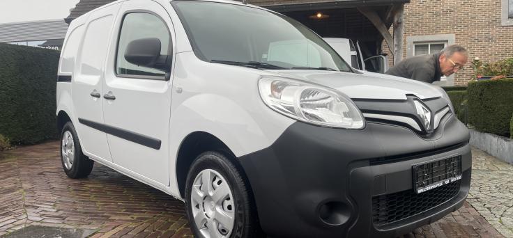 2dehands Renault  Kangoo 1,5 DCI-Airco/bluettooh-dichte tussenwand-pdc achteraan 